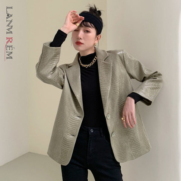 LANMREM 2022 Spring Autumn PU Leather Suit Coat Female Notched Solid Color Long Sleeve Blazer Women's Clothes 2J131
