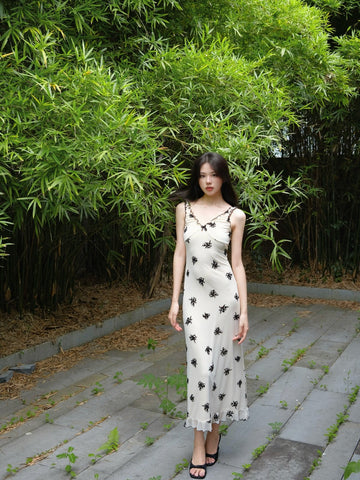 Mi Wan Feng Gu Qian a soft and elegant new Chinese-style retro V-neck slim-fit slip dress