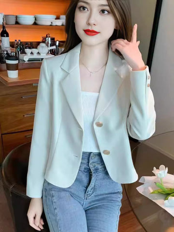 Women's Short Blazer, Notched Lapels, Fitted Shape and Long Sleeves