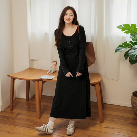 Women's Plus Size Knit Long Dress, Round Neck Long Sleeve Full Skirt Button Detail Dress for Fall Winter