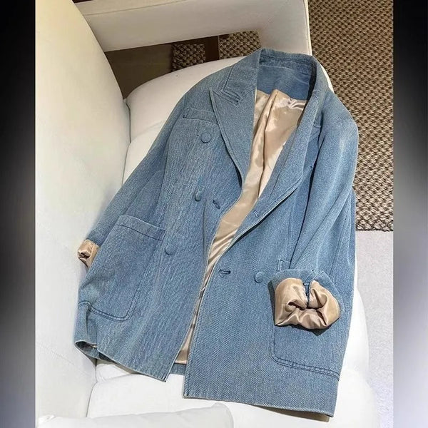 Women's Blue Denim Blazer with a Relaxed Fit and Long Sleeves