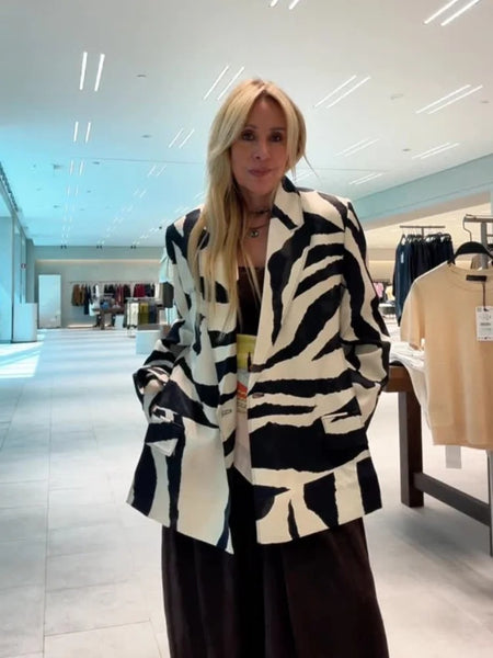 Women's Zebra-Print Short Blazer Coat with Notched Lapels and Long Sleeves