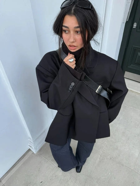 Women's Solid Lapel Blazer with a Single-Button Front and Pockets