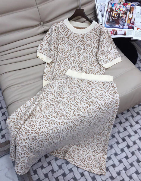 100% Merino Wool  2023 Fall Elegant Style Knitted Mid Calf Skirt Suit