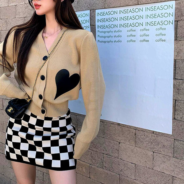 2 Pcs Spring Knitted V Neck Cardigans Hearts Appliques Sweaters Tops Women Knitting Plaid Skirt Suit Slim Clothing Set NS295