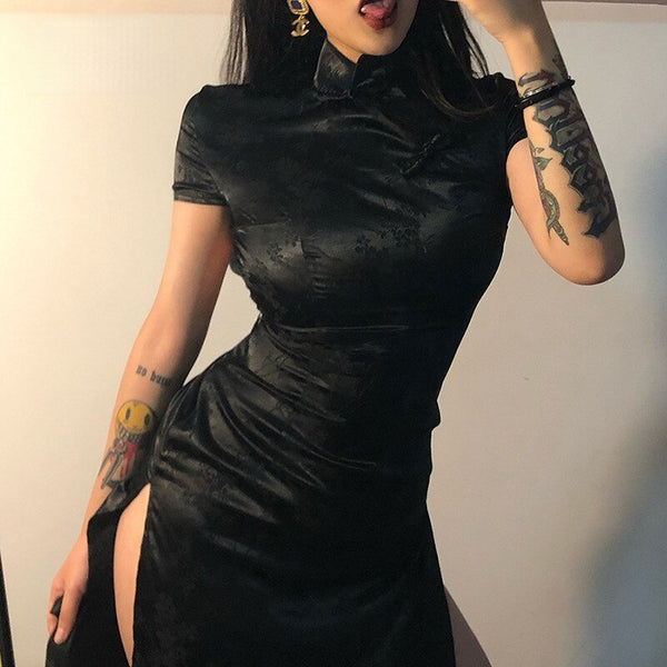 2022Gothic Black Women Mandarin Neck Short Sleeve Slim Side High Split Cheongsam Goth Female Dark Embroidery Party Bodycon Dress