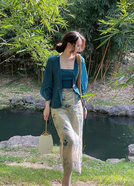 2023 autumn and winter women's clothing styles Chinese Cardigan Wrapped Chest Printed Skirt. 0920