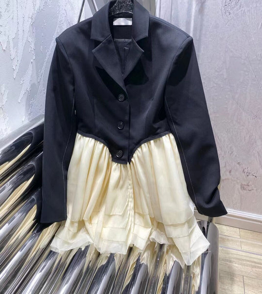 2023Autumn and winter black patchwork waist waist suit