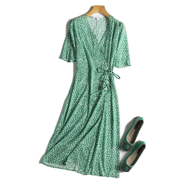 Cool and refreshing, beautiful summer, French slightly sweet temperament, printed V-neck Platycodon grandiflorum skirt, slim