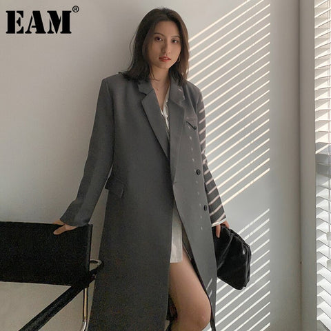 [EAM]  Women Pockets Gray Long Big Size Blazer Notched Long Sleeve Loose Fit  Jacket Tide Spring Autumn 2022 1DD5532