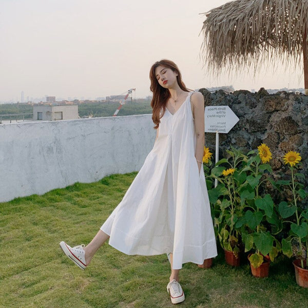 French white suspender dress women's summer 2022 seaside holiday Changsha beach skirt super fairy Sanya