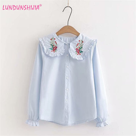 LUNDUNSHIJIA 2023 Spring Women Blouse Cute Doll Collar Rose Flower Embroidery Shirts Ladies Long Sleeve Blue Cotton Shirt Tops