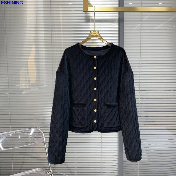 Material the black quilted jacket fund of 2023 autumn winters is 100% cotton silk velvet coat to keep warm