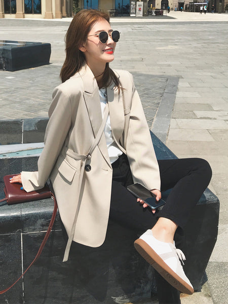 Small suit jacket female 2023 spring Korean version of the British style net red suit design sense niche top