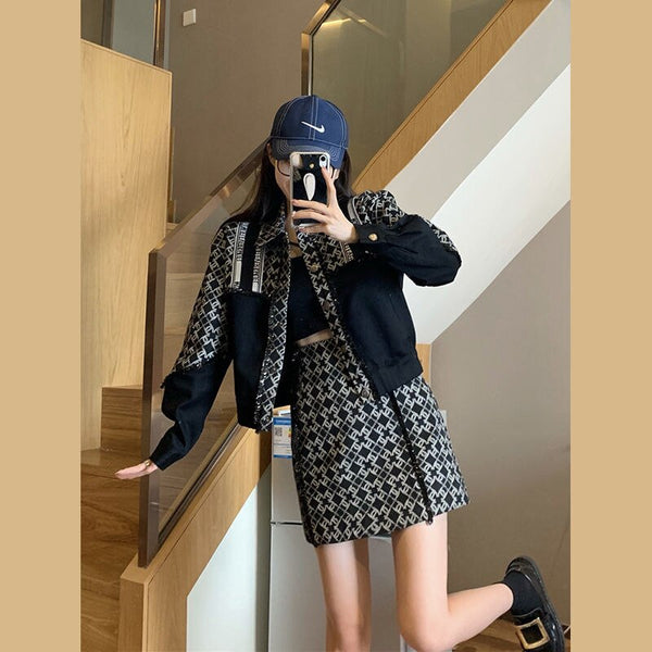 Xiaoxiangfeng suit female 2023 early autumn retro trend fried street stitching jacket skirt two-piece set